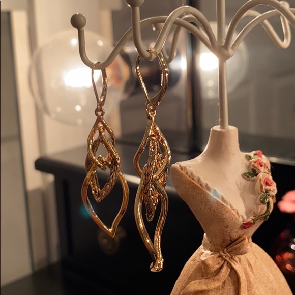 Dana buchman infinity dangle earrings - Picture 2 of 3
